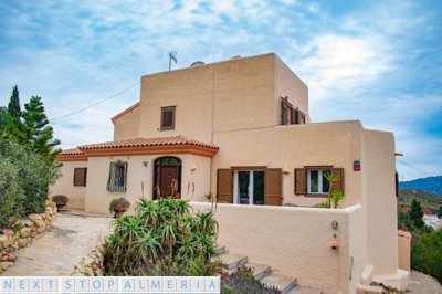 Entrance to the property