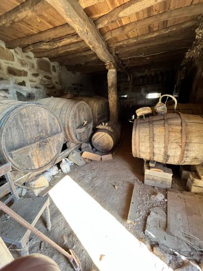 Image No.17-4 Bed Farmhouse for sale