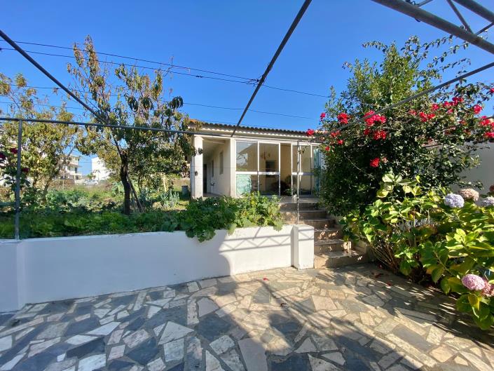 Image No.10-3 Bed Land for sale