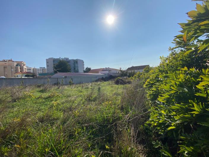 Image No.7-3 Bed Land for sale