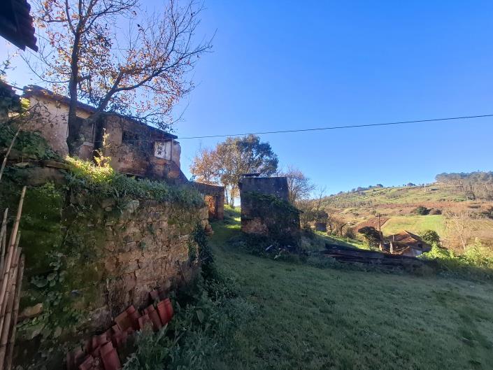 Image No.10-3 Bed Property for sale