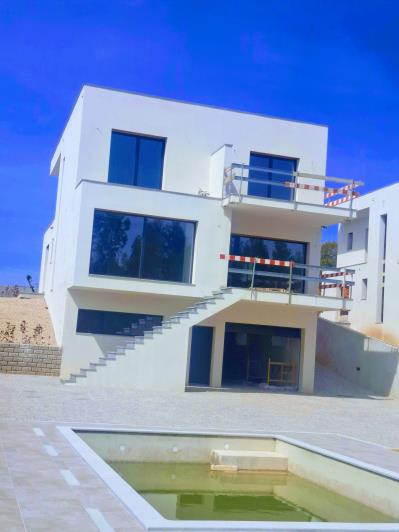 Image No.2-4 Bed House/Villa for sale