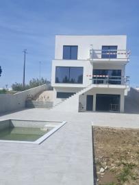 4 Bed House/Villa for sale