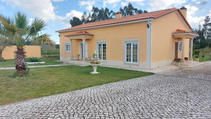 Image No.10-3 Bed Country Property for sale