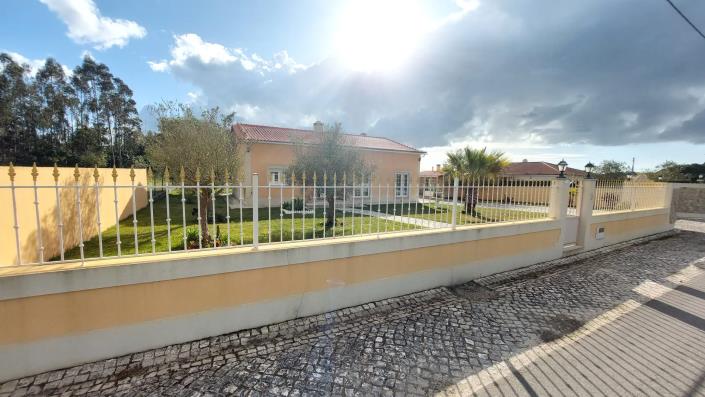 Image No.7-3 Bed Country Property for sale