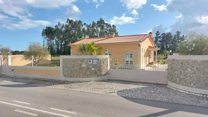 Image No.5-3 Bed Country Property for sale