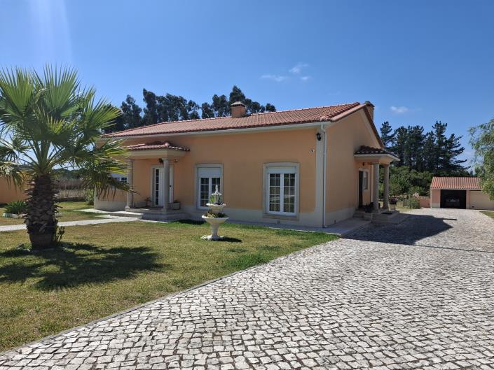 Image No.2-3 Bed Country Property for sale