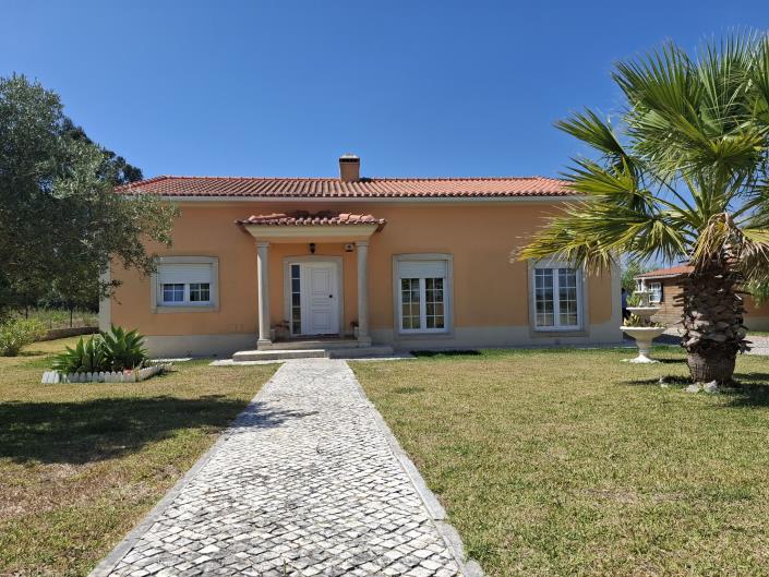 Image No.1-3 Bed Country Property for sale