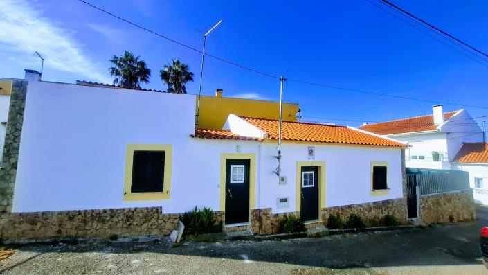Image No.1-3 Bed Country Property for sale