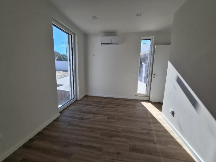 Image No.10-4 Bed House/Villa for sale