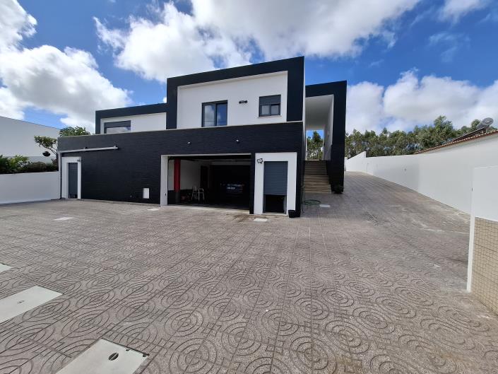 Image No.1-4 Bed House/Villa for sale