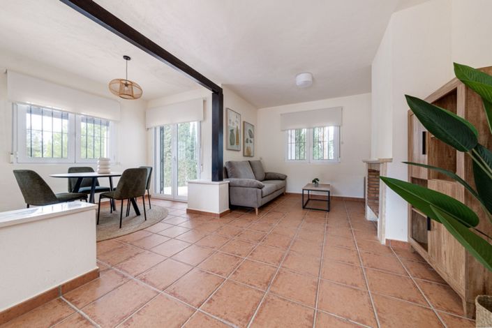 Image No.3-2 Bed Property for sale