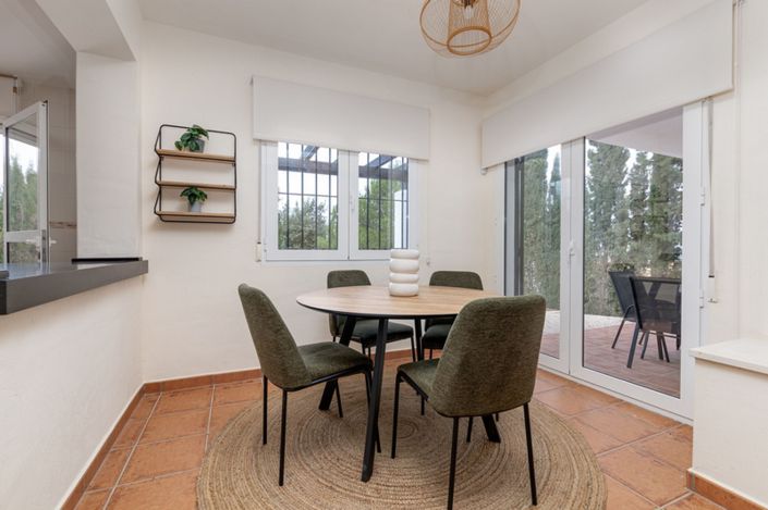 Image No.7-2 Bed Property for sale