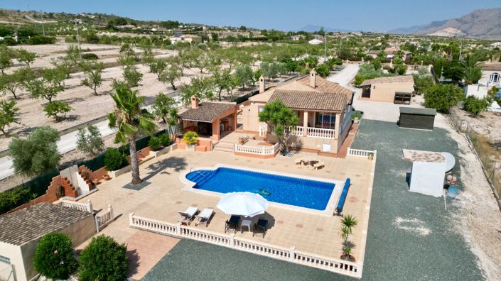 Image No.1-5 Bed Country House for sale