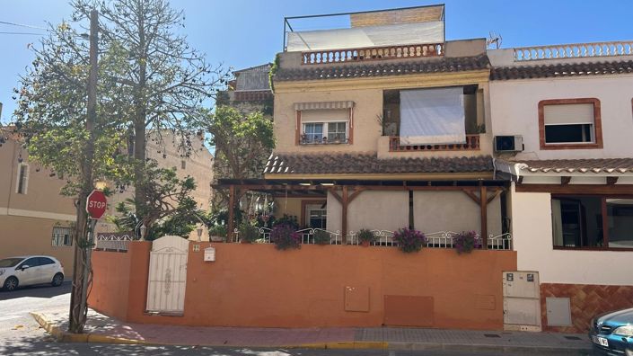 Image No.1-3 Bed Property for sale