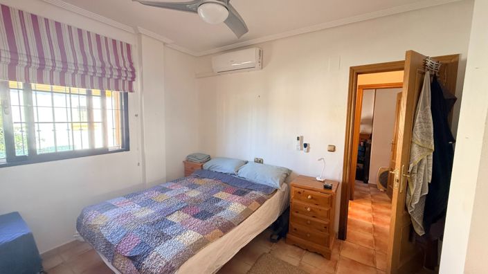 Image No.38-3 Bed Country House for sale