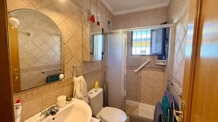 Image No.39-3 Bed Country House for sale