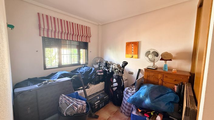 Image No.40-3 Bed Country House for sale