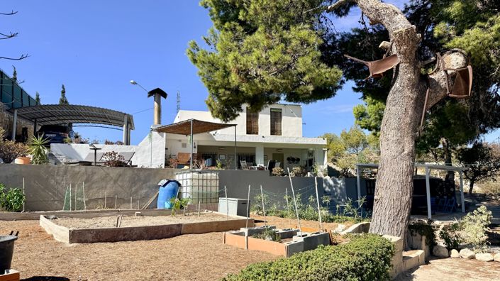 Image No.17-4 Bed Country House for sale