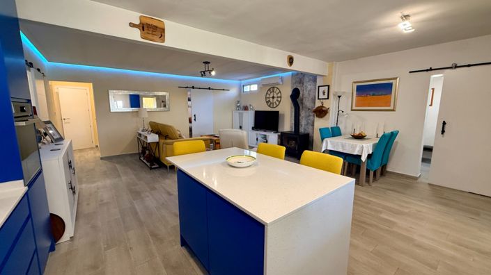 Image No.36-4 Bed Country House for sale