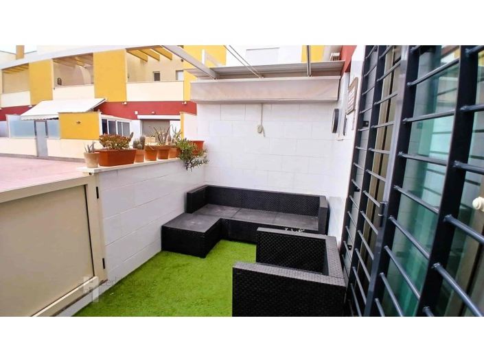 Image No.11-2 Bed Townhouse for sale