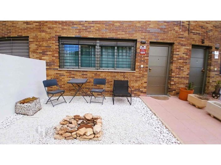 Image No.2-2 Bed Townhouse for sale