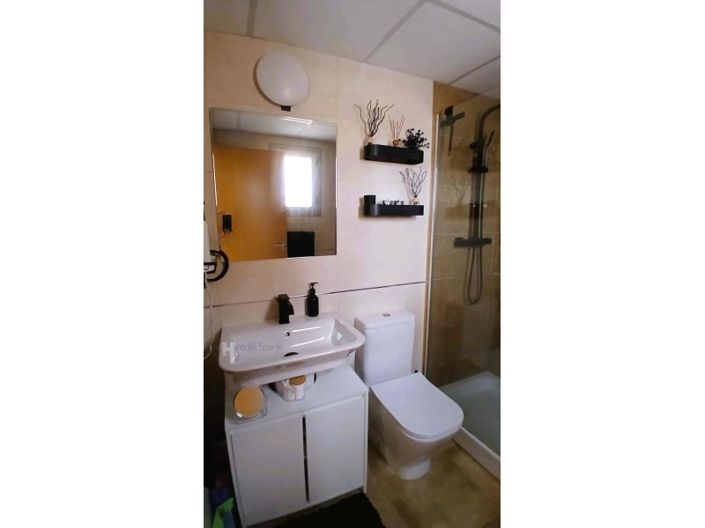 Image No.21-2 Bed Townhouse for sale