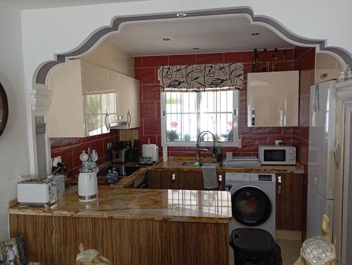 Image No.6-3 Bed Property for sale