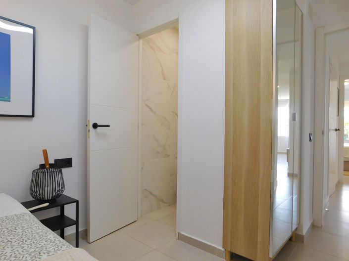 Image No.21-3 Bed Apartment for sale