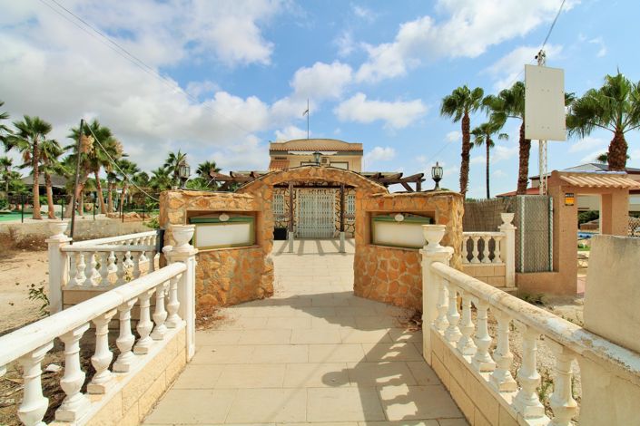 Image No.35-3 Bed Commercial for sale