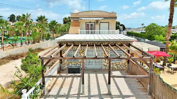 Image No.37-3 Bed Commercial for sale