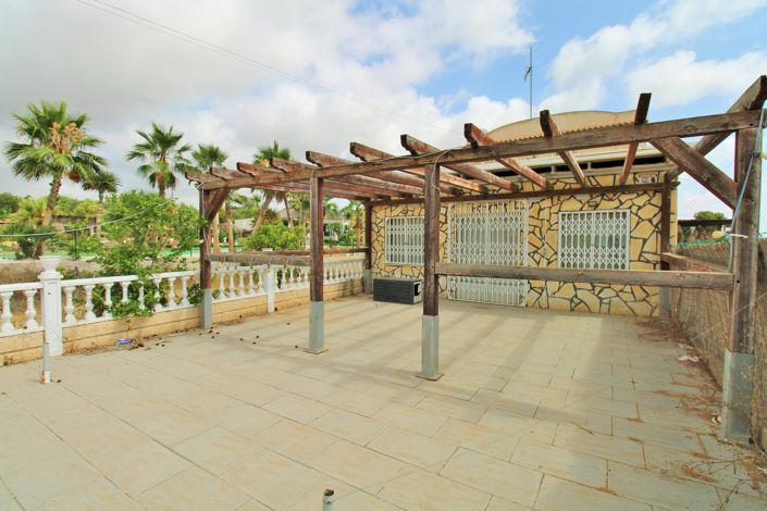 Image No.4-3 Bed Commercial for sale