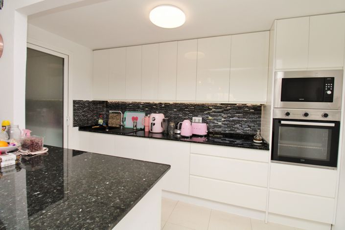 Image No.8-2 Bed Apartment for sale