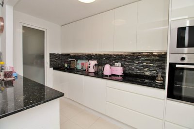 o1j778eacaqanskf1o2pmk5oh42c