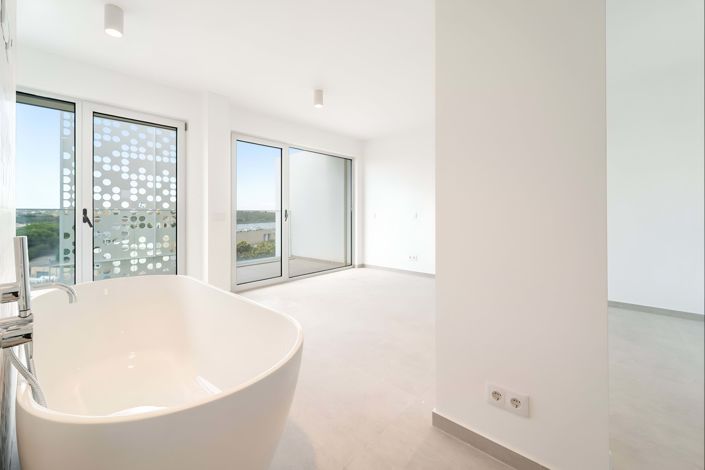 Image No.2-4 Bed Apartment for sale