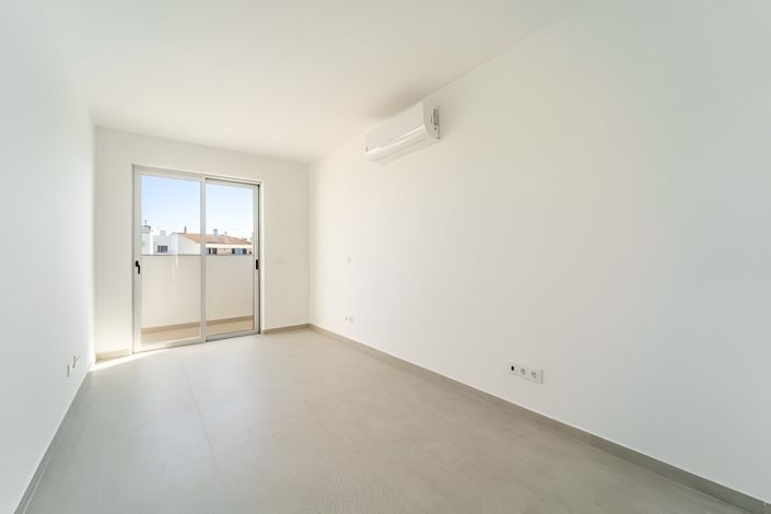 Image No.43-4 Bed Apartment for sale