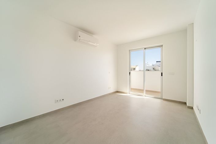 Image No.46-4 Bed Apartment for sale