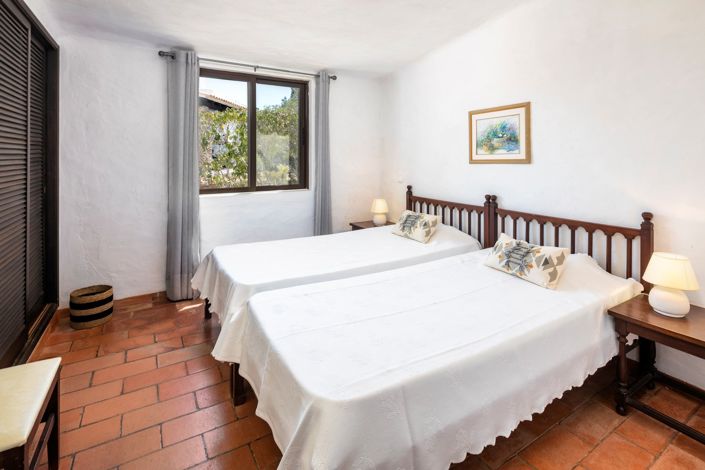 Image No.10-2 Bed Apartment for sale