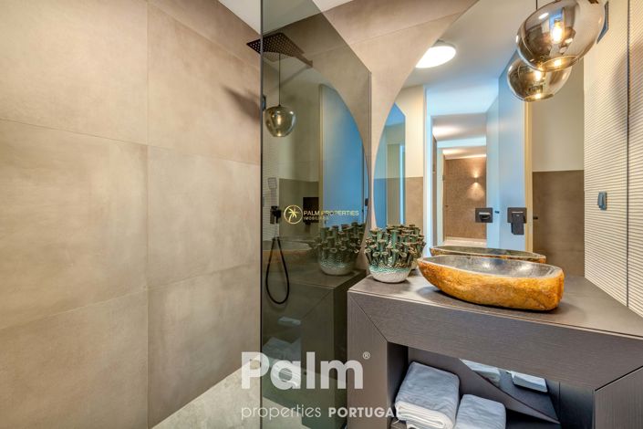 Image No.16-6 Bed Apartment for sale