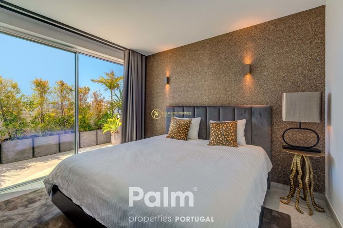 Image No.39-6 Bed Apartment for sale