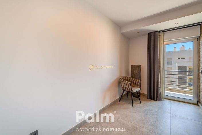 Image No.25-4 Bed Apartment for sale