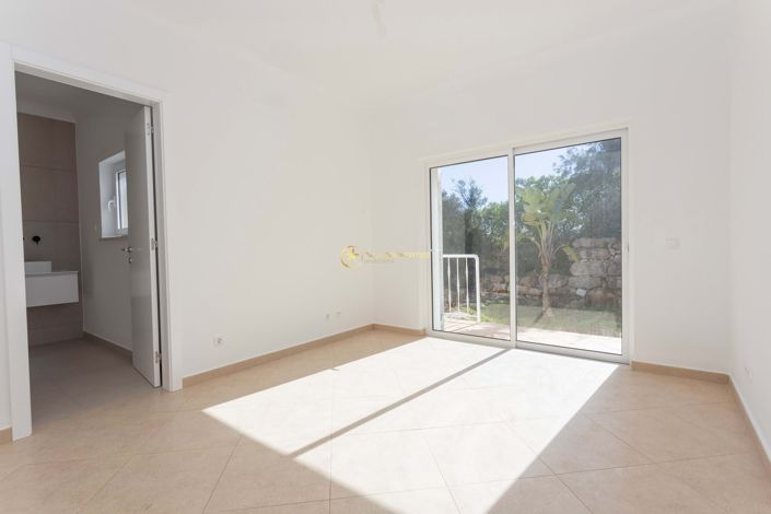 Image No.24-4 Bed Villa for sale