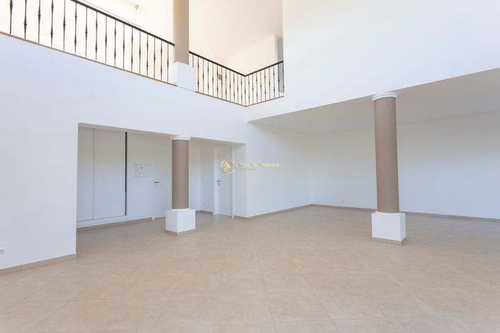 Image No.9-4 Bed Villa for sale