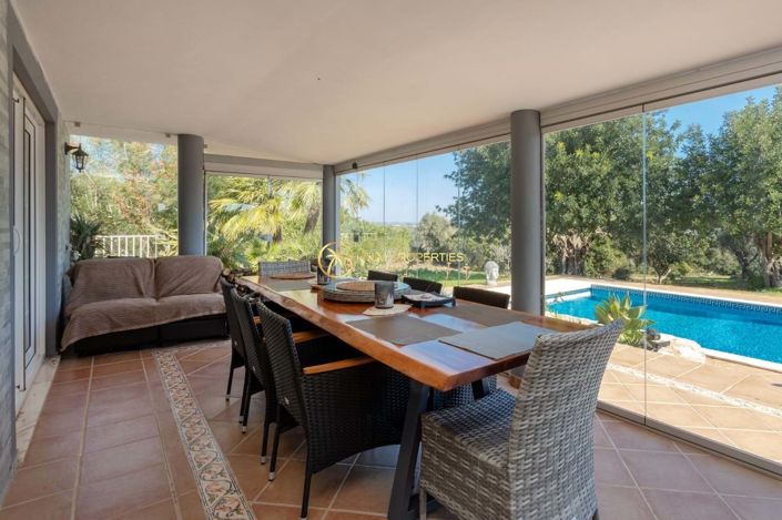 Image No.2-6 Bed Villa for sale