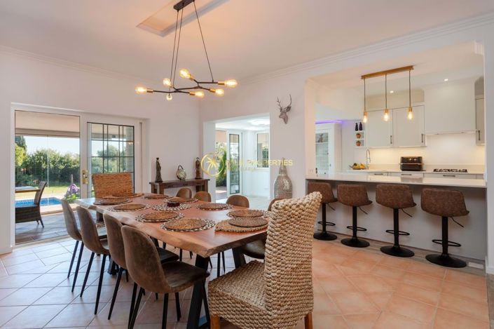 Image No.5-6 Bed Villa for sale