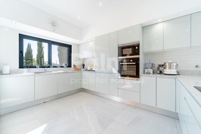 Image No.10-4 Bed Villa for sale