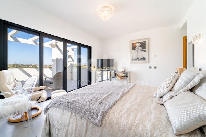 Image No.15-4 Bed Villa for sale