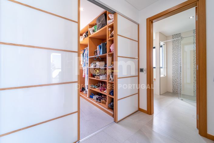 Image No.18-4 Bed Villa for sale