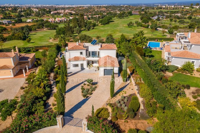 Image No.2-4 Bed Villa for sale