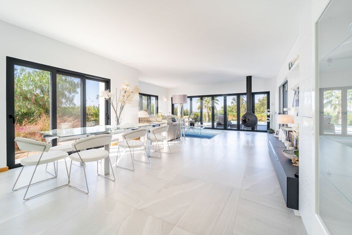 Image No.4-4 Bed Villa for sale